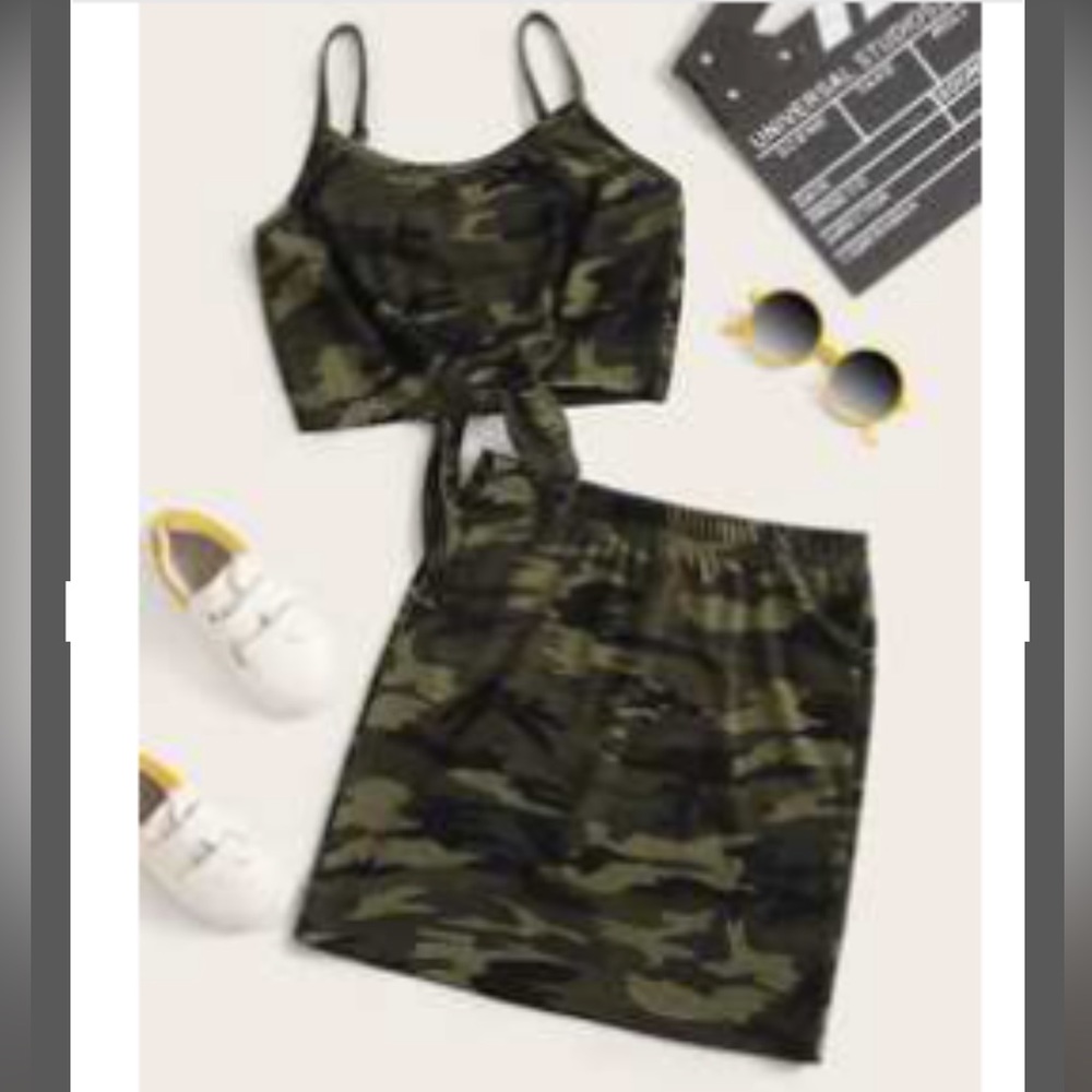 Camp Two piece set - Picture 2 of 2